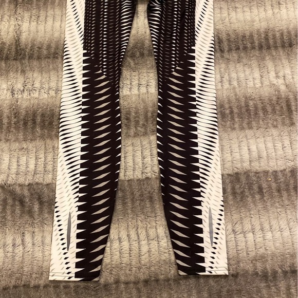 NWT Under Armour Leggings Size Small - Picture 10 of 12